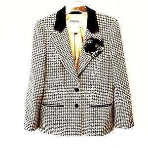 Chanel RARE Vintage tweed Houndstooth Blazer Silk